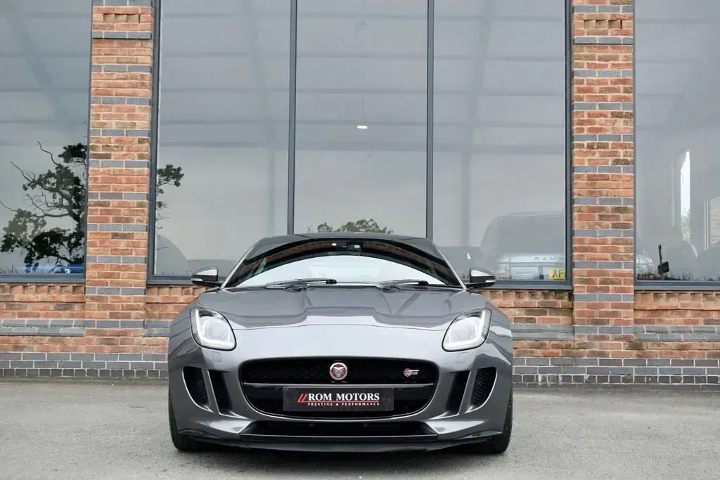 Used Jaguar F-Type Supercharged 380 HP (279 kW) 2015 Grey Coupe