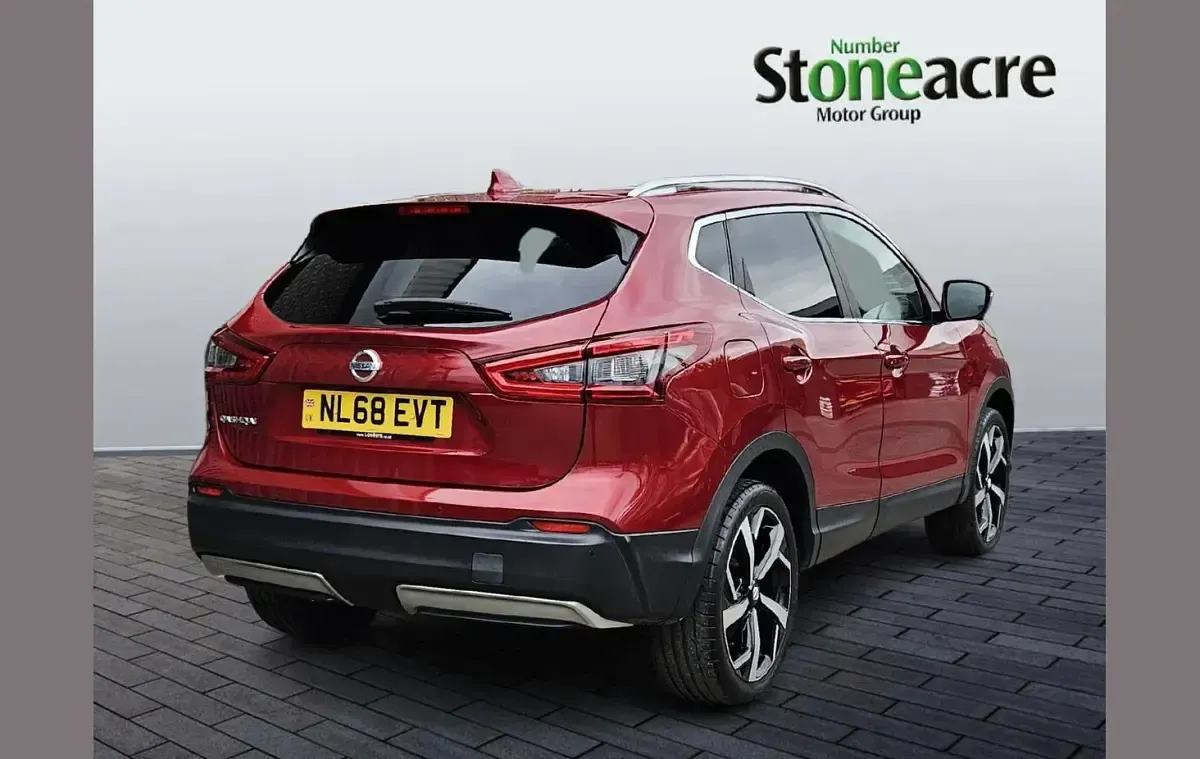 Used Nissan Qashqai Tekna 115 HP (84 kW) 2018 Red SUV