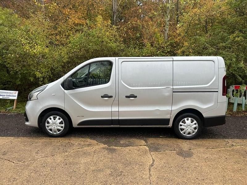 Used Renault Trafic Business 2016 Silver MPV
