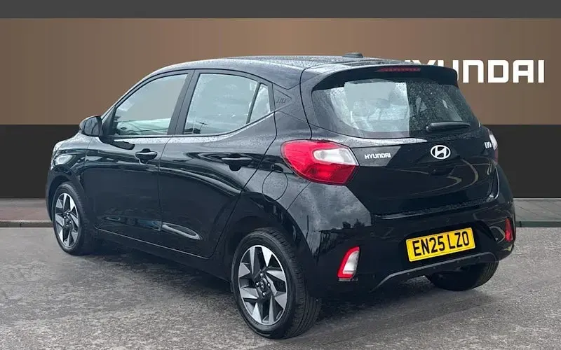Used Hyundai i10 Advanced 63 HP (46 kW) 2025 Black Hatchback