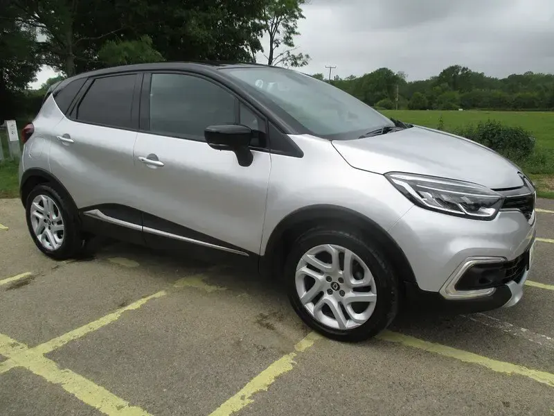 Used Renault Captur Dynamique 90 HP (66 kW) 2018 Silver/black SUV