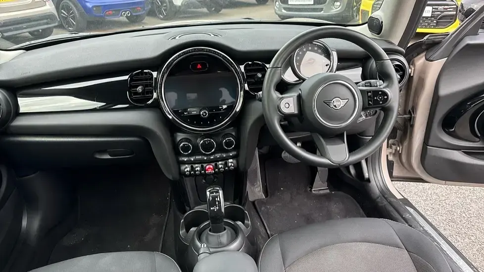 Used Mini Cooper Classic 134 HP (98 kW) 2022 Grey Hatchback