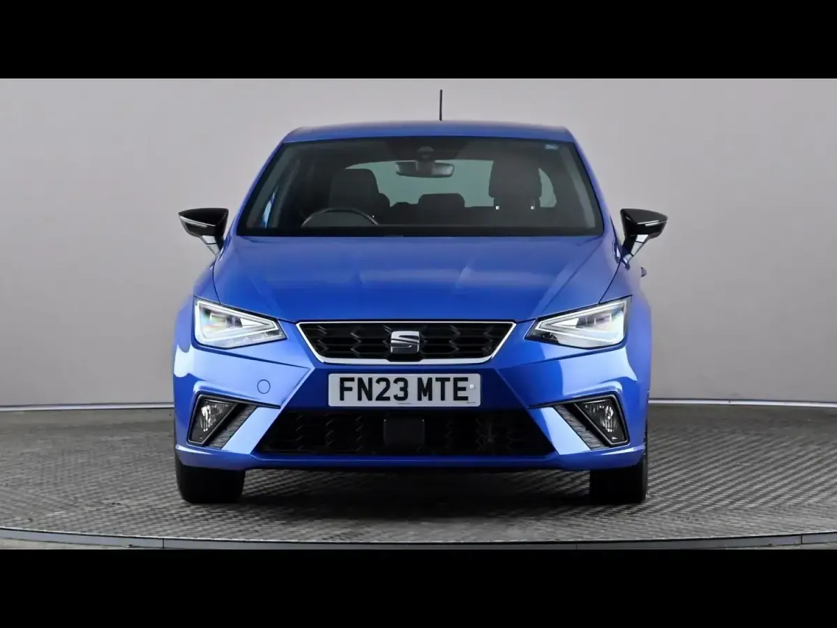 Używany Seat Ibiza FR 2023 Niebieski Hatchback