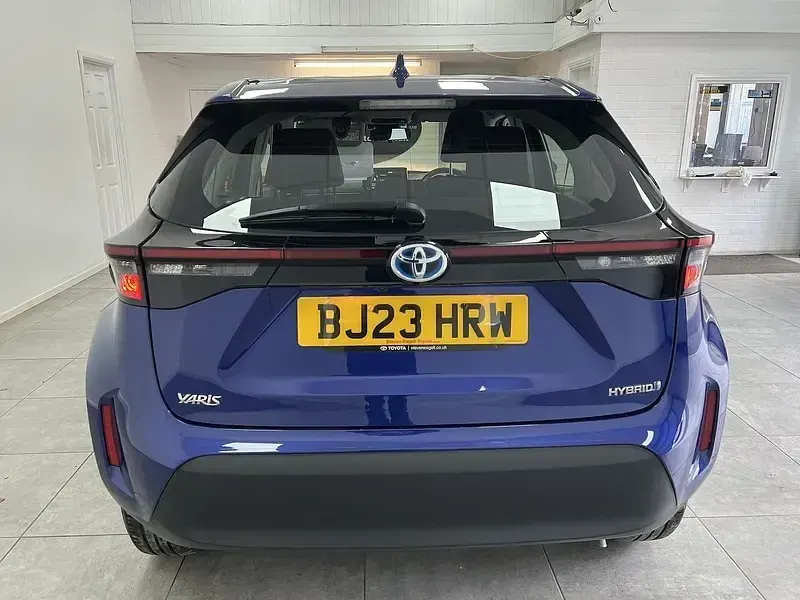 Used Toyota Yaris Cross 114 HP (83 kW) 2023 Blue SUV