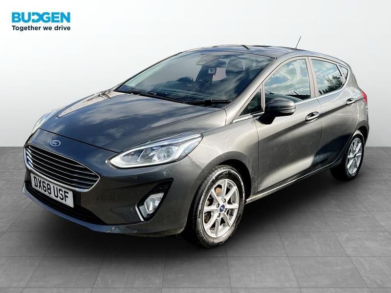 Used Ford Fiesta Zetec 70 HP (51 kW) 2019 Grey Hatchback
