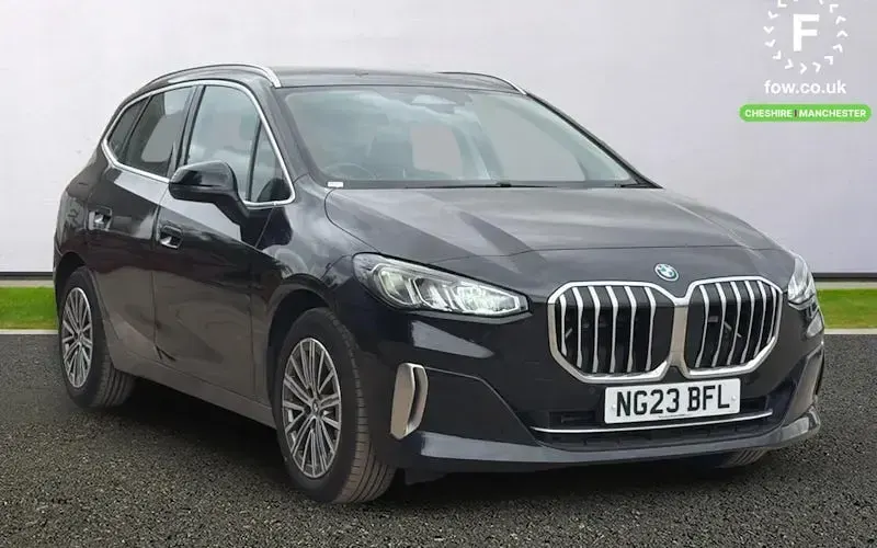 Used BMW 225 Active Tourer Luxury Line 245 HP (180 kW) 2023 MPV