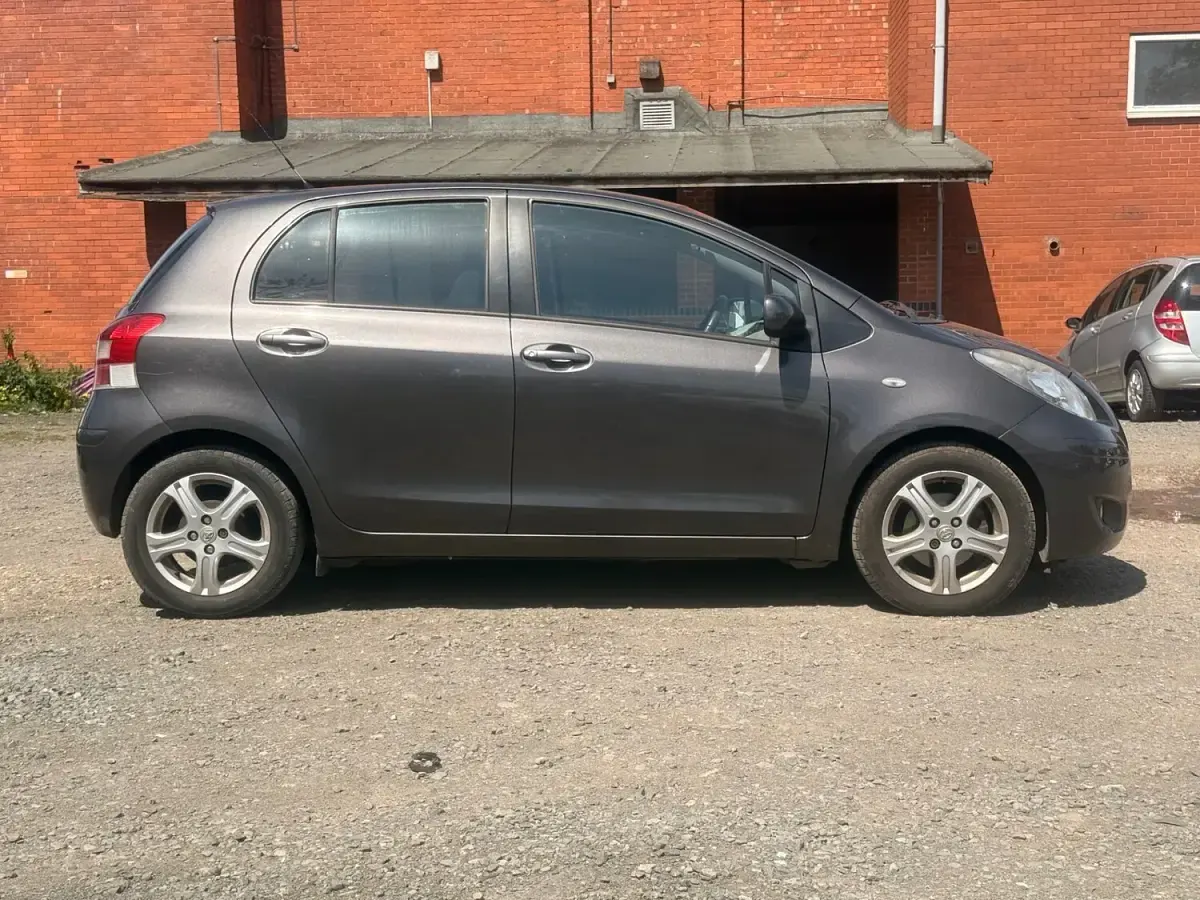 Used Toyota Yaris 2011 Grey Hatchback
