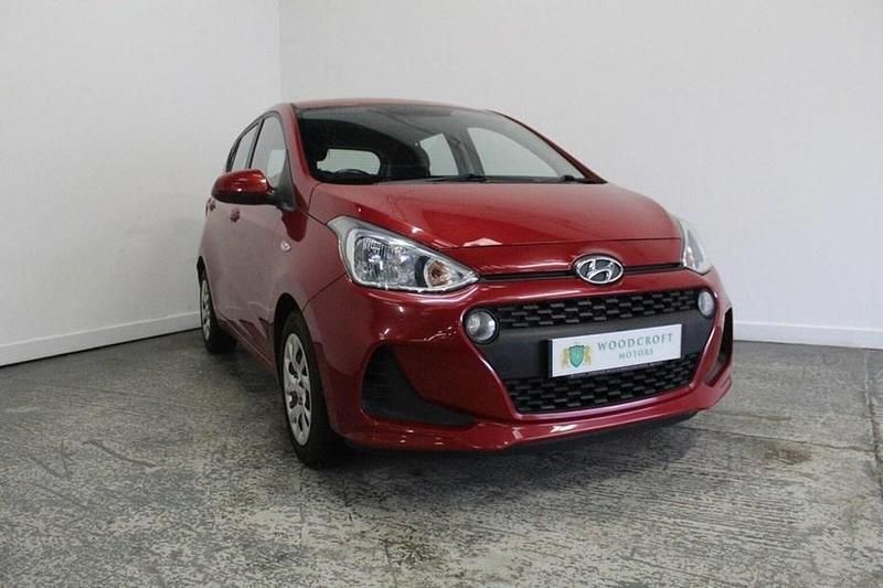 Used Hyundai i10 SE 87 HP (63 kW) 2019 Red Hatchback