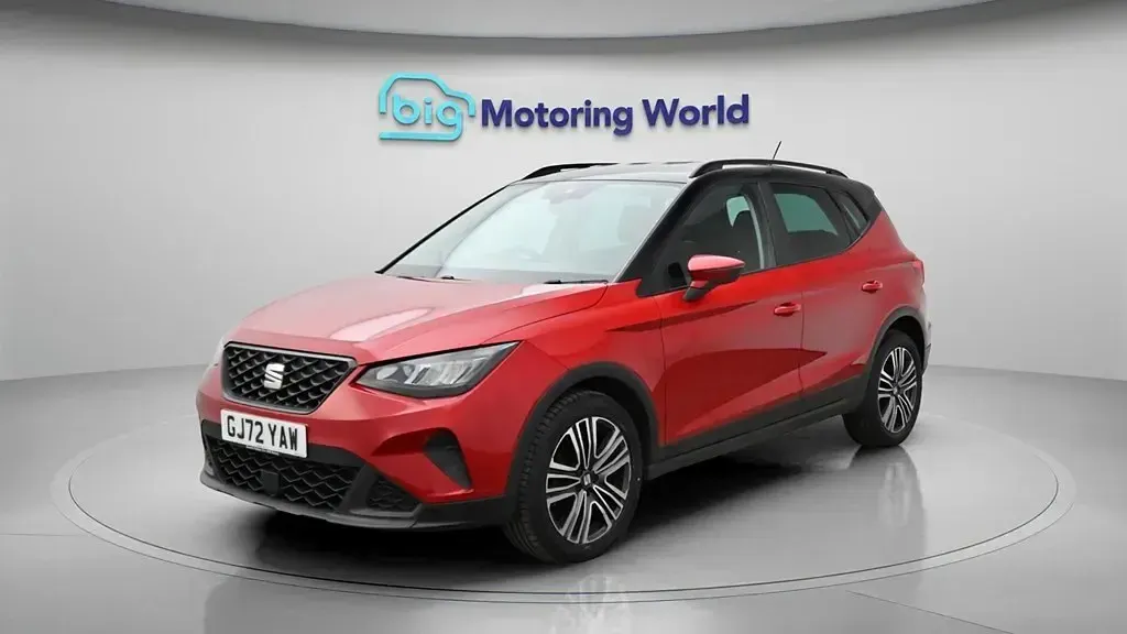 Begagnad Seat Arona SE 95 HK (69 kW) 2023 Röd SUV