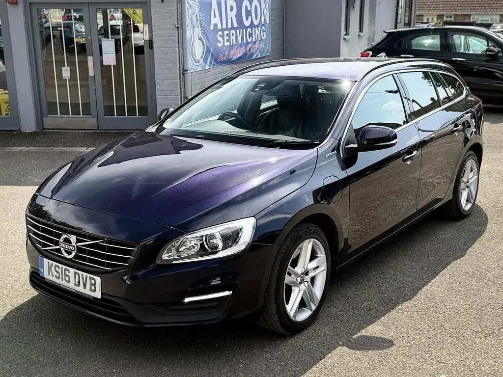 Used Volvo V60 SE 163 HP (119 kW) 2016 Blue Estate