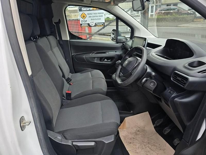 Used Peugeot Partner 2021 White MPV