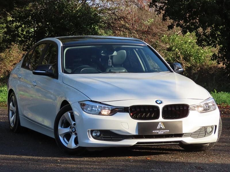 Begagnad BMW 320 Efficient Dynamics 2012 Vit Sedan