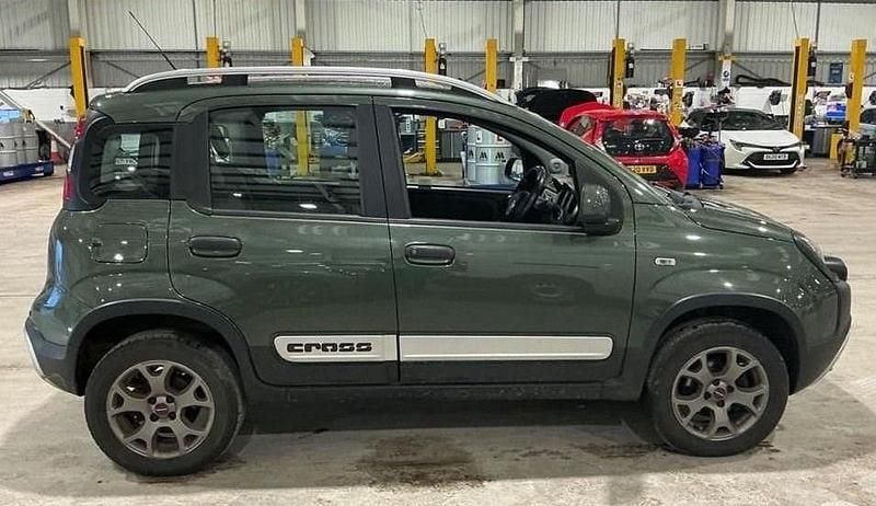 Used Fiat Panda Cross Cross 90 HP (66 kW) 2016 Green Hatchback