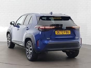 Used Toyota Yaris Hybrid Design 116 HP (85 kW) 2022 Blue Estate