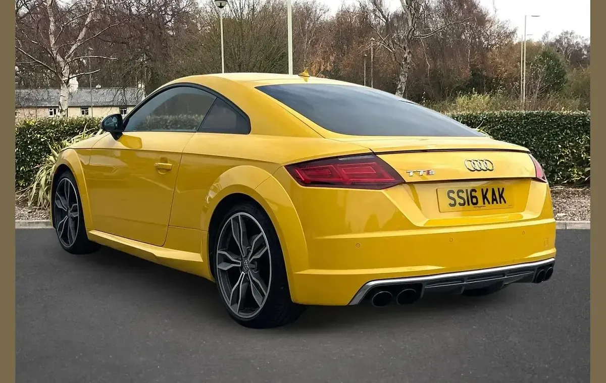 Used Audi TTS Sport 310 HP (228 kW) 2016 Yellow Coupe