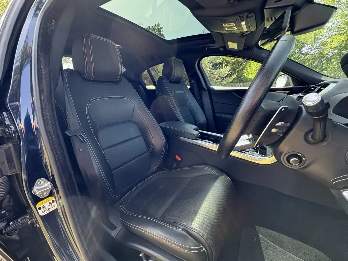 Used Jaguar XE R-Dynamic 250 HP (183 kW) 2019 Blue Sedan