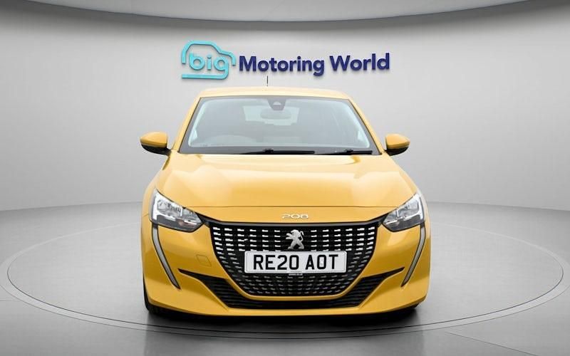 Second-hand Peugeot 208 Allure 102 CP (75 kW) 2021 Hatchback