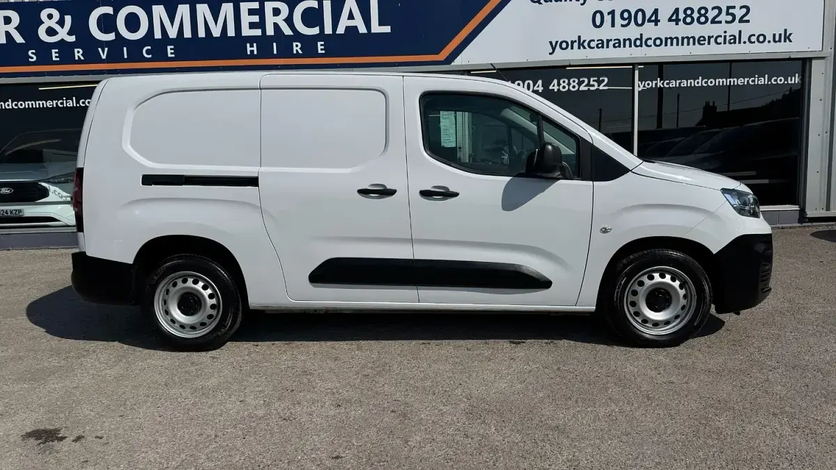 Used Fiat Doblò S 2024 White MPV