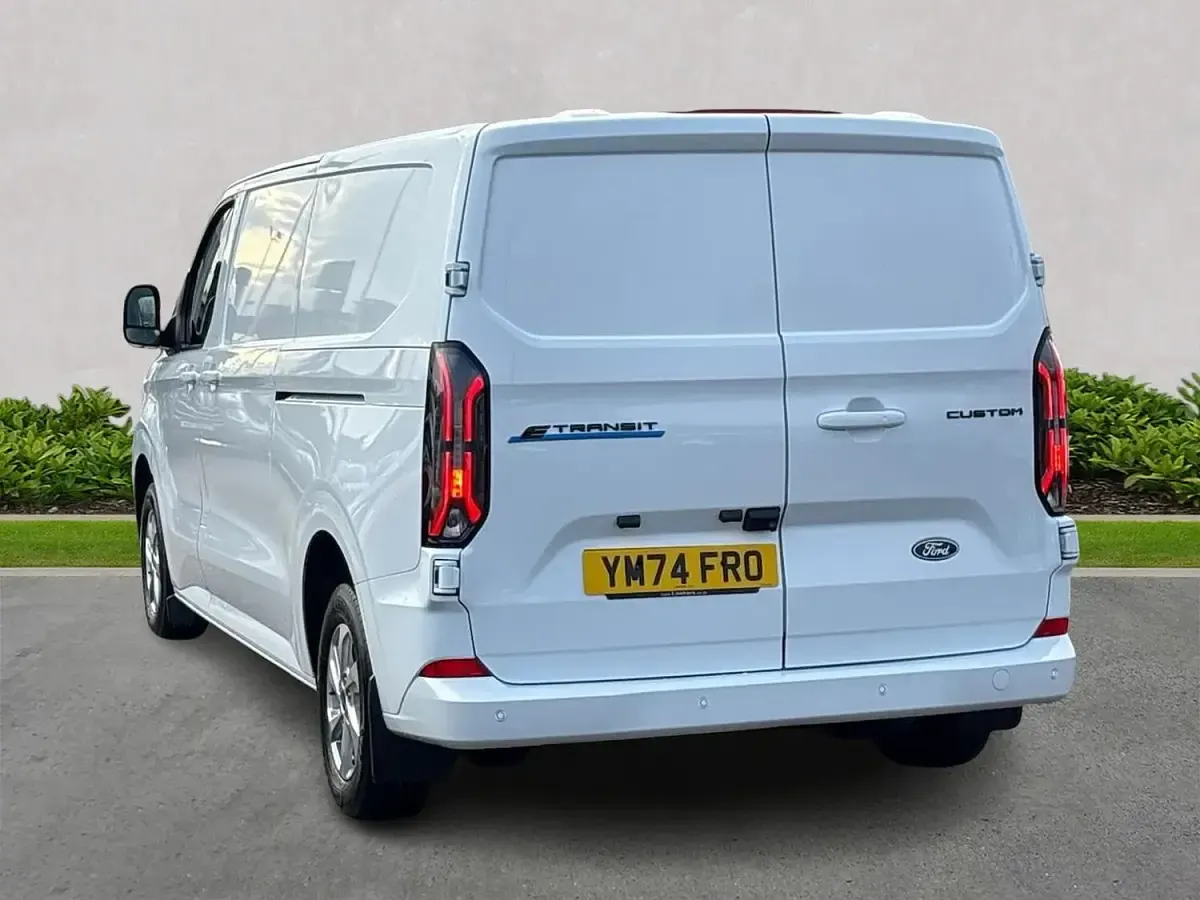 Used Ford E-Transit Limited 100 kW (136 HP) 2024 White Van