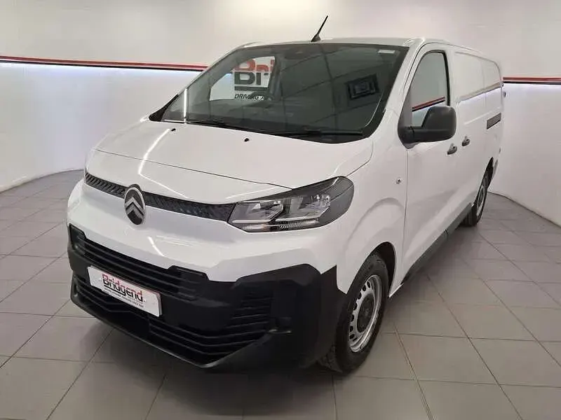 Używany Citroën Dispatch 120 KM (88 kW) 2025 Biały Minivan