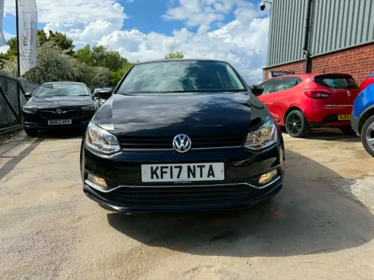 Used VW Polo Edition 90 HP (66 kW) 2017 Black Hatchback