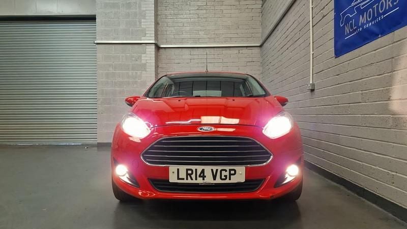 Used Ford Fiesta Zetec 2014 Red Hatchback