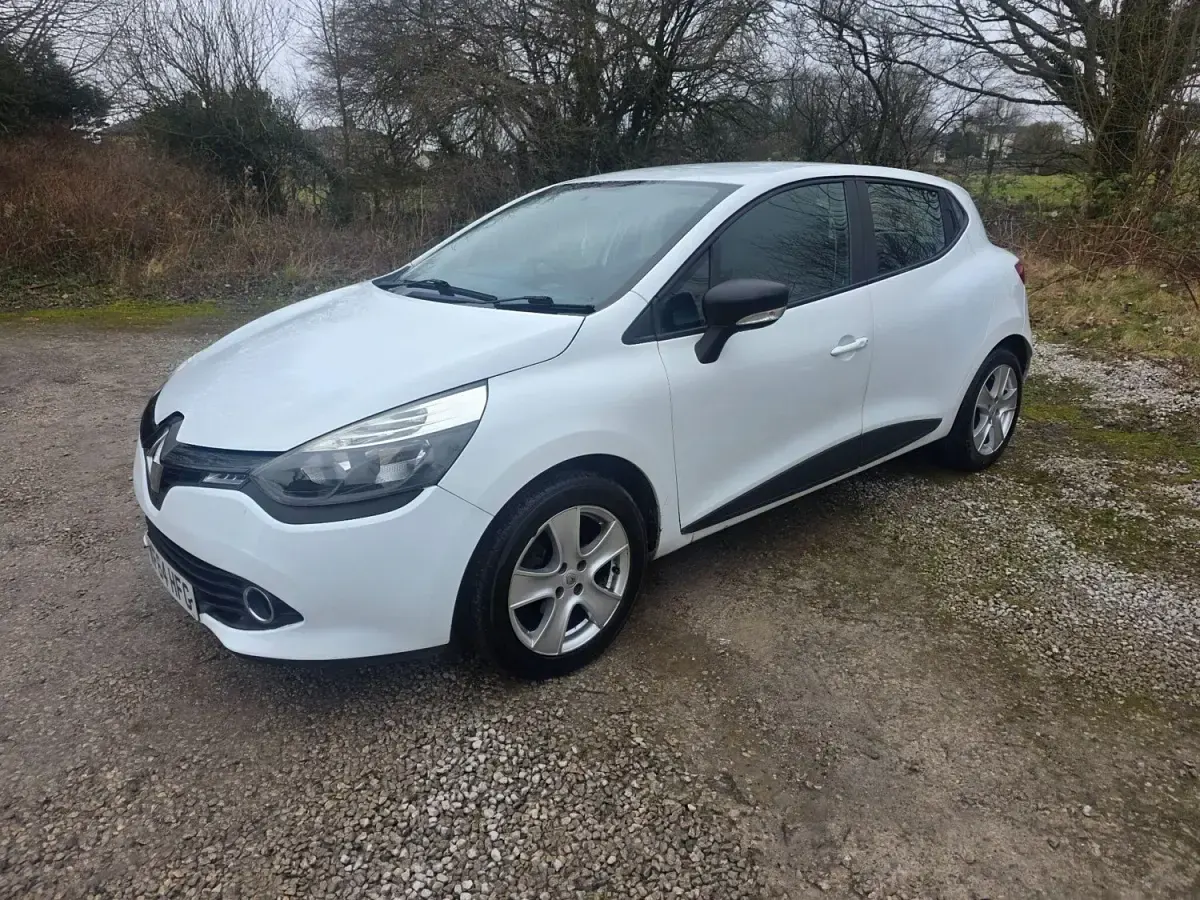 Usado Renault Clio IV Expression+ 75 HP (55 kW) 2014 Branco Citadino