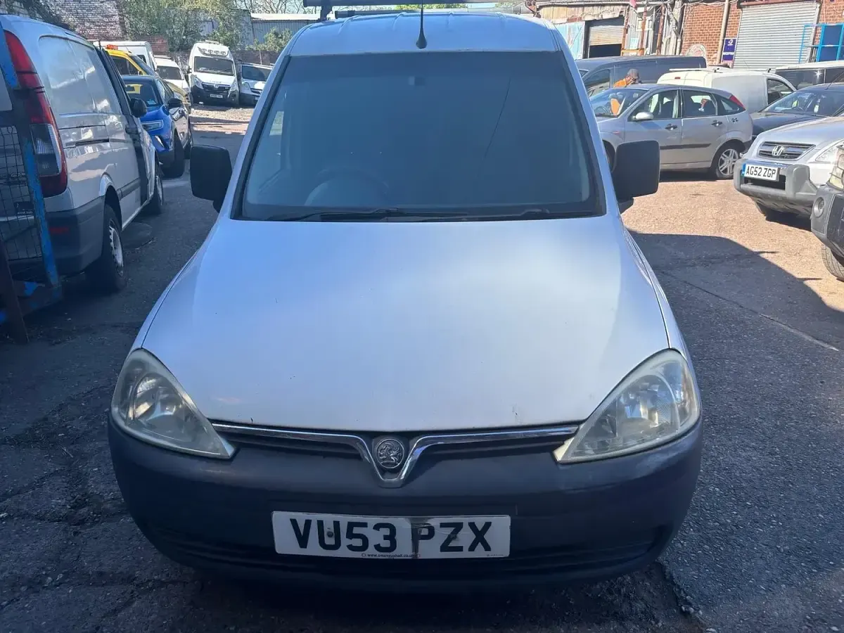 Used Vauxhall Combo 2003 White MPV