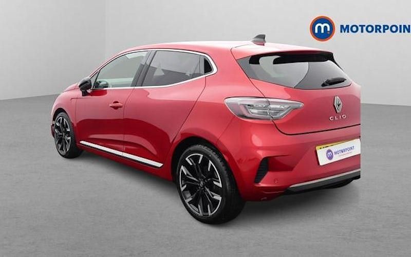 Używany Renault Clio V Techno 143 KM (105 kW) 2024 Czerwony Hatchback