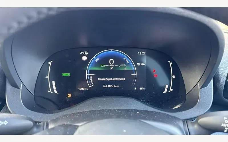 Used Toyota Yaris Cross 116 HP (85 kW) 2025 White SUV