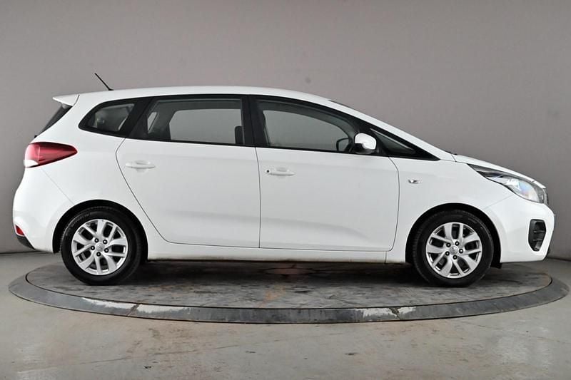 Used Kia Carens 133 HP (97 kW) 2017 White MPV