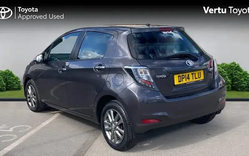 Begagnad Toyota Yaris 101 HK (74 kW) 2014 Halvkombi