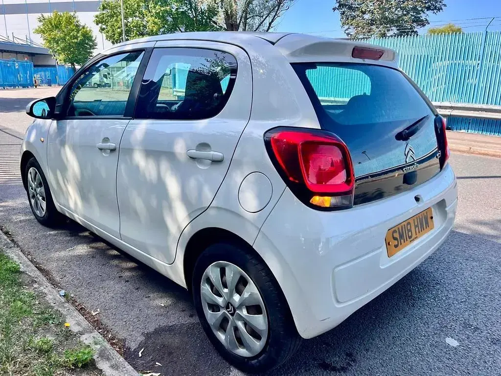 Used Citroën C1 Feel 82 HP (60 kW) 2018 White Hatchback