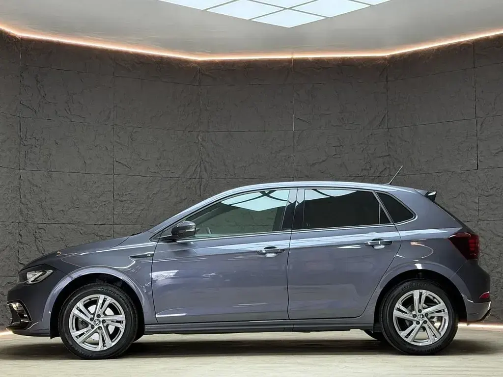 Used VW Polo R-line 110 HP (80 kW) 2023 Grey Hatchback