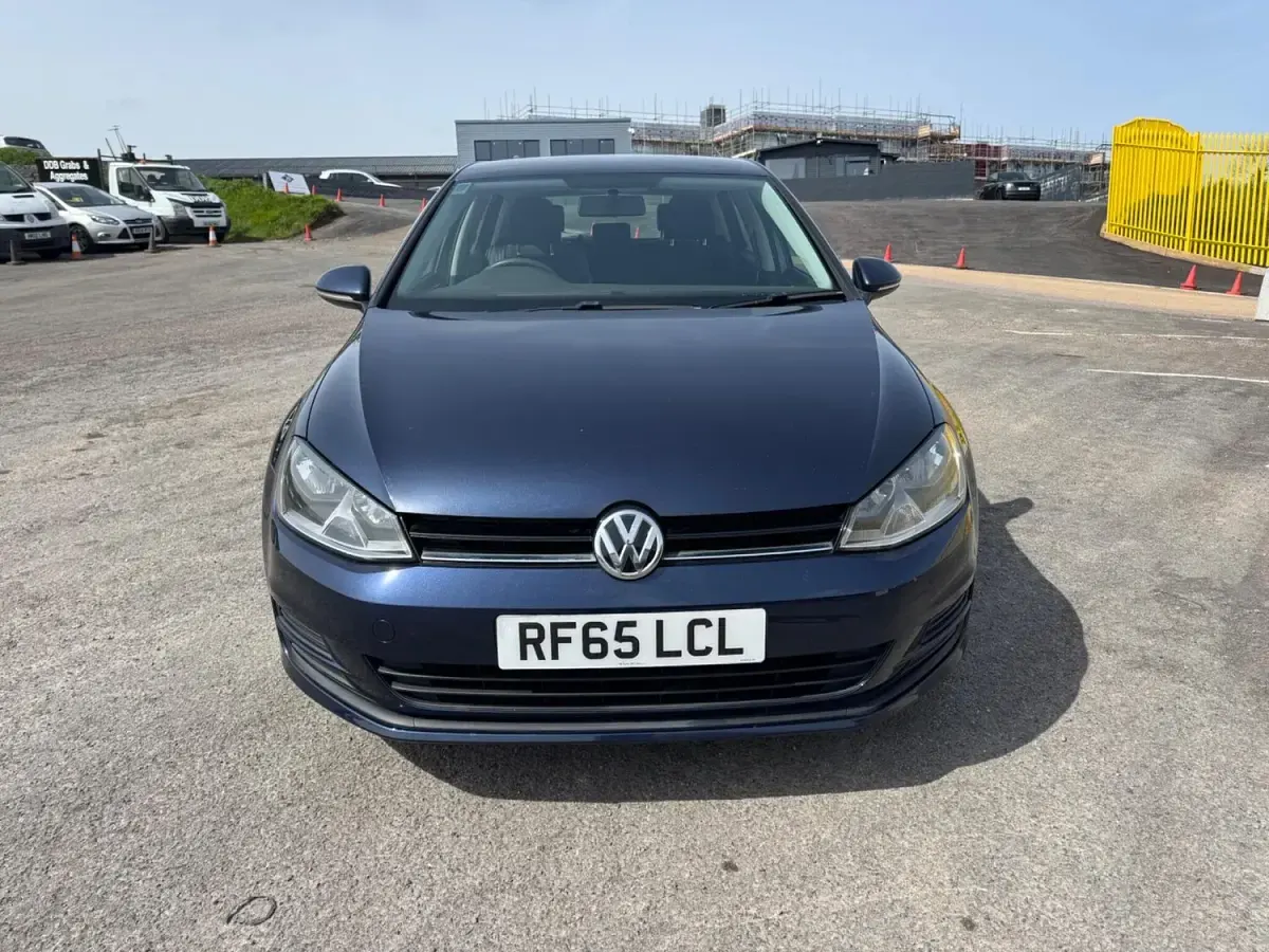 Begagnad VW Golf VII S 110 HK (80 kW) 2015 Blå Halvkombi
