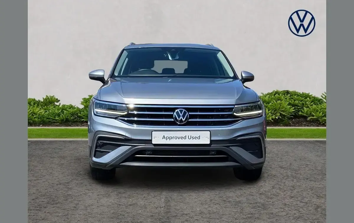 Used VW Tiguan Allspace Life 150 HP (110 kW) 2022 Silver SUV