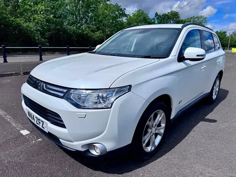 Used Mitsubishi Outlander 2014 White SUV