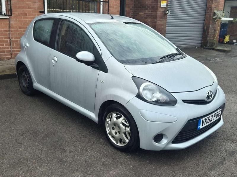 Used Toyota Aygo 68 HP (50 kW) 2012 Silver Hatchback