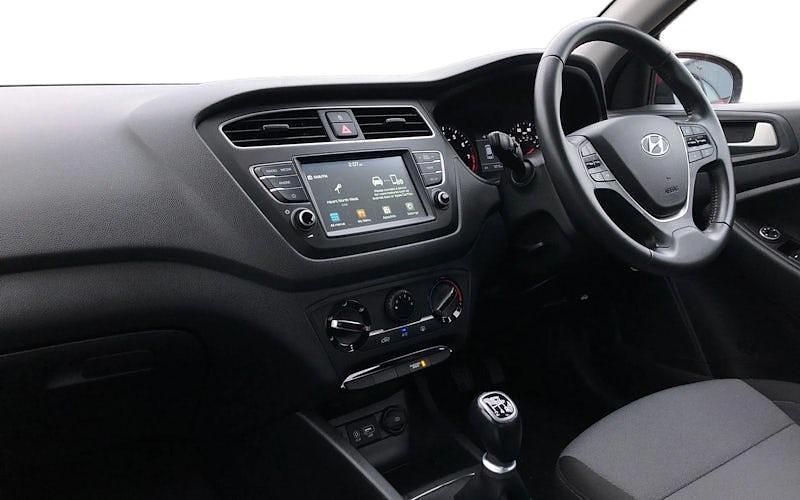 Used Hyundai i20 SE 84 HP (61 kW) 2019 Red Hatchback