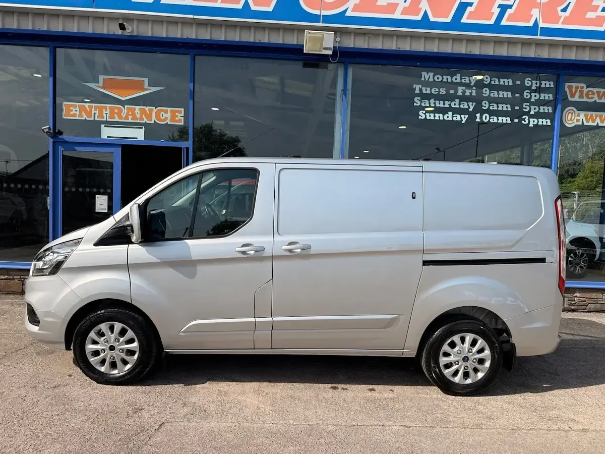 Used Ford Transit Custom Limited 130 HP (95 kW) 2021 Silver Van
