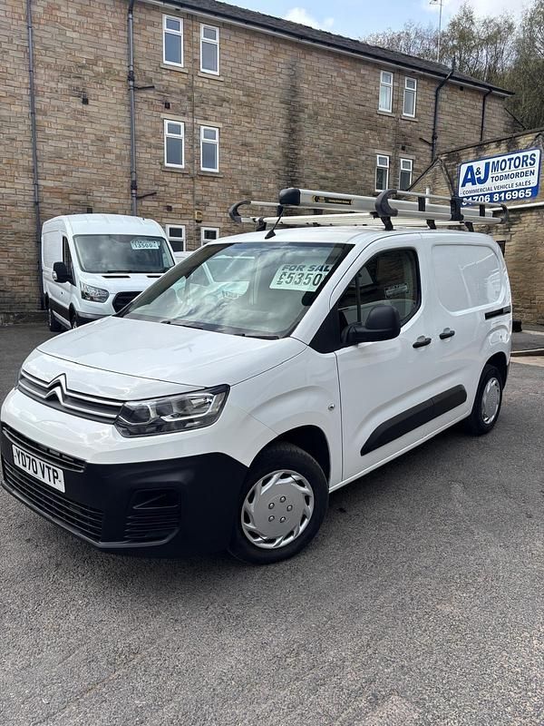 Usado Citroën Berlingo 75 HP (55 kW) 2020 Branco Monovolume