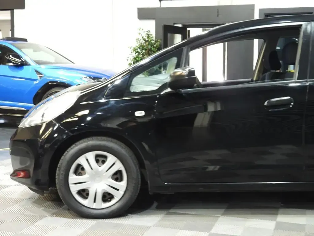 Used Honda Jazz S 90 HP (66 kW) 2012 Black Hatchback