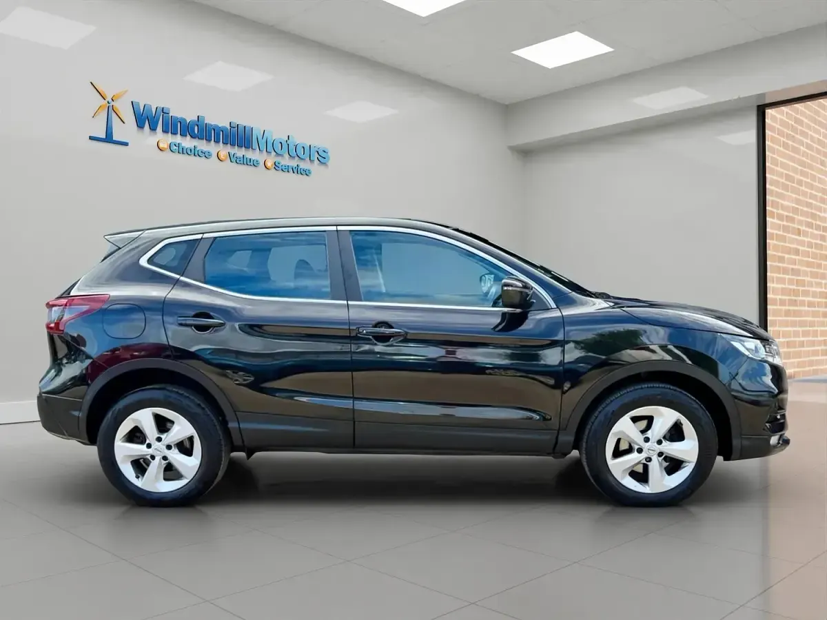 Used Nissan Qashqai Acenta Premium 115 HP (84 kW) 2020 Black SUV
