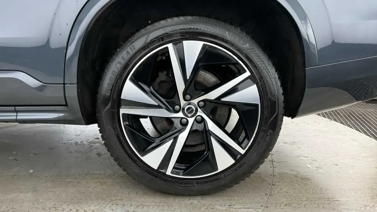 Used Volvo XC90 R-Design 235 HP (172 kW) 2022 Grey SUV