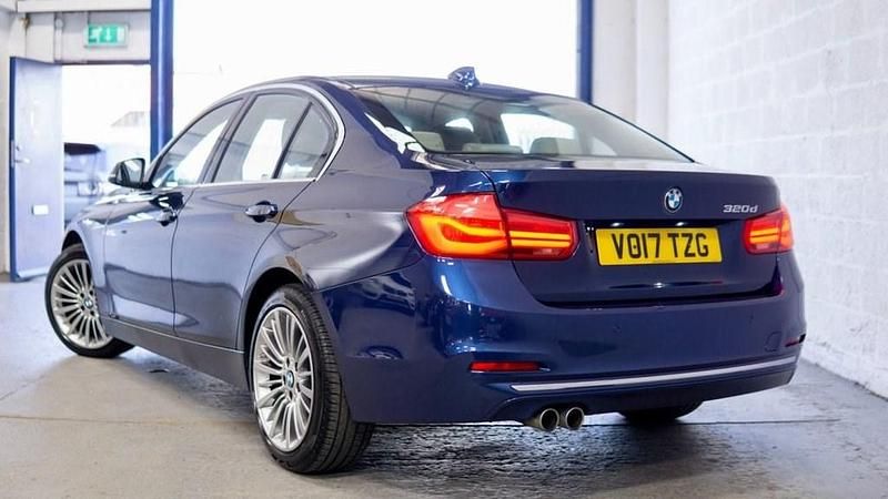 Used BMW 320 Luxury Line 190 HP (139 kW) 2017 Blue Sedan