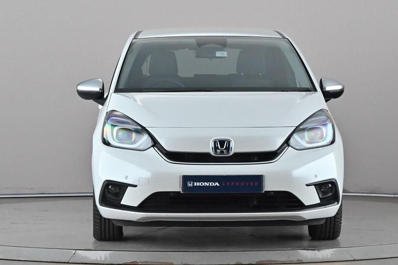 Used Honda Jazz Hybrid 109 HP (80 kW) 2021 White Hatchback