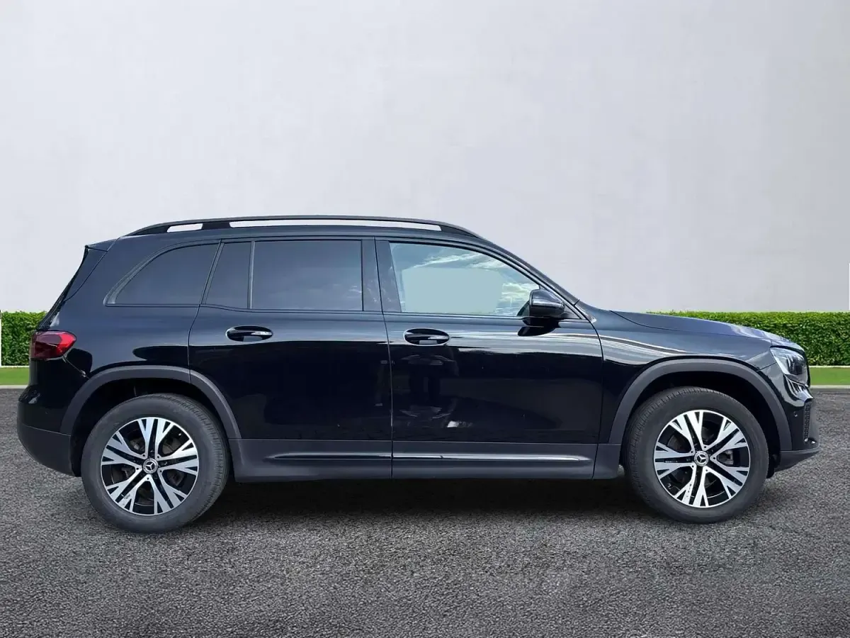 Used Mercedes GLB200 Executive 163 HP (119 kW) 2025 Black SUV