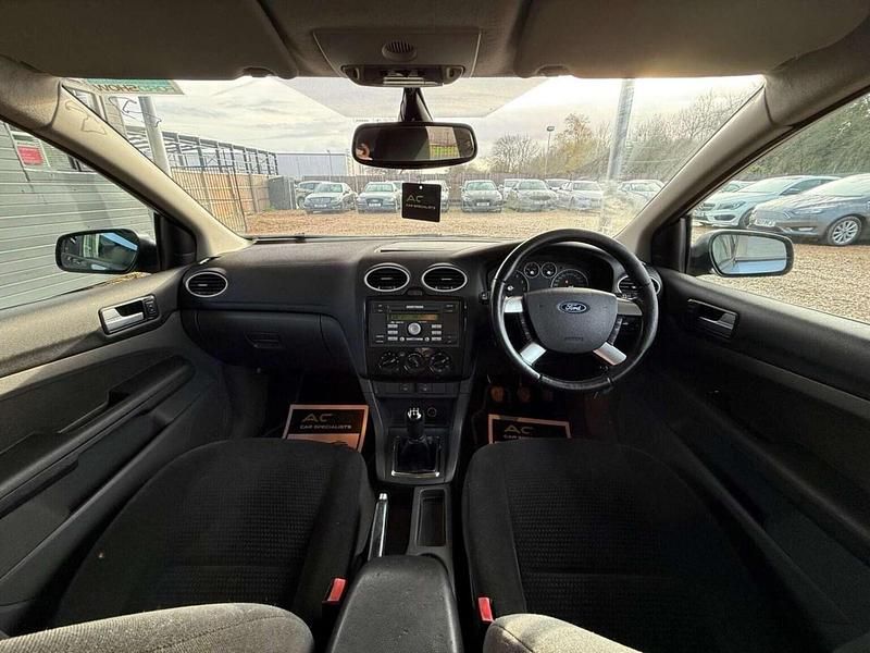 Used Ford Focus Ghia 145 HP (106 kW) 2006 Blue Sedan