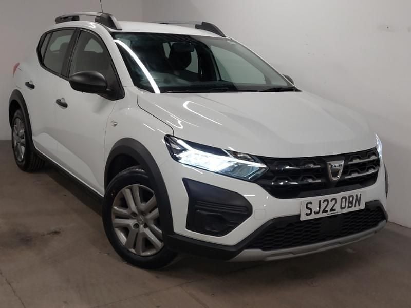Used Dacia Sandero Essentiel 91 HP (66 kW) 2022 White Hatchback
