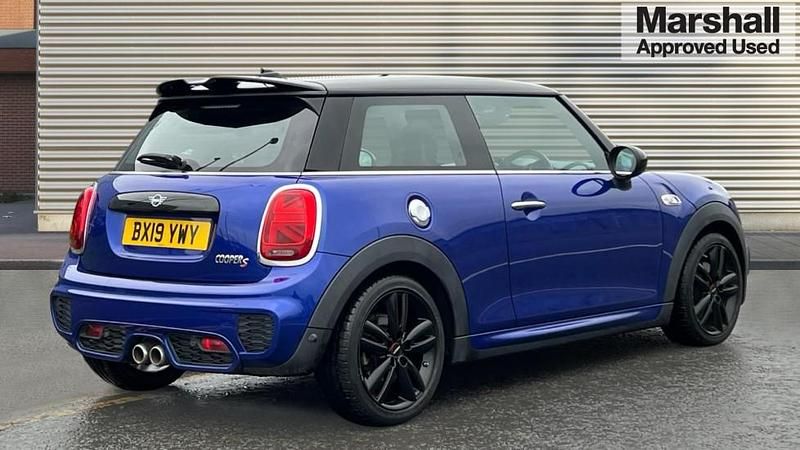 Gebraucht Mini Cooper S Comfort 192 PS (141 kW) 2019 Blau Kleinwagen
